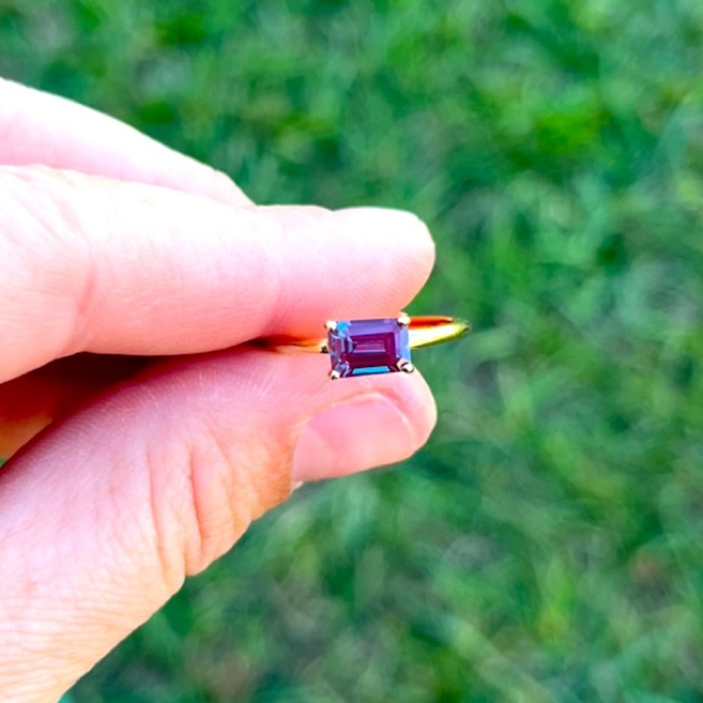 Elegant 10k Gold Alexandrite Ring